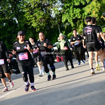 Runner Photo 4143365