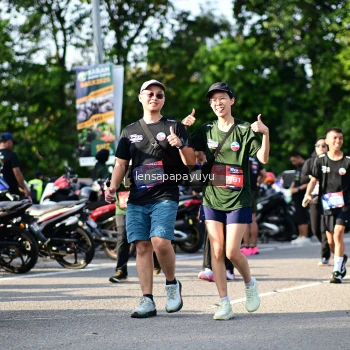 Runner Photo 4143384