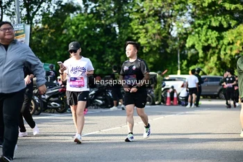 Runner Photo 4143399