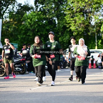 Runner Photo 4143400