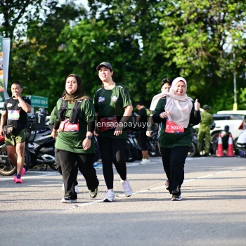 Runner Photo 4143406