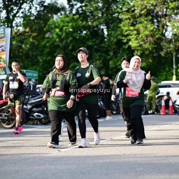 Runner Photo 4143409