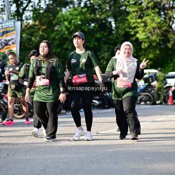 Runner Photo 4143412