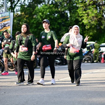Runner Photo 4143413