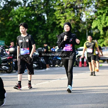 Runner Photo 4143415