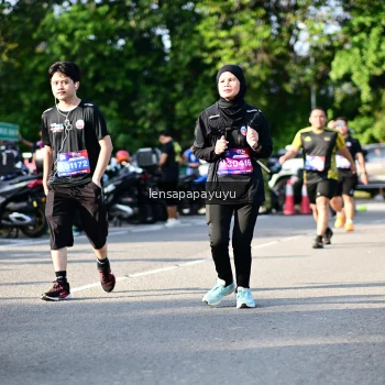 Runner Photo 4143416