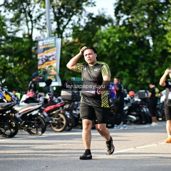 Runner Photo 4143419