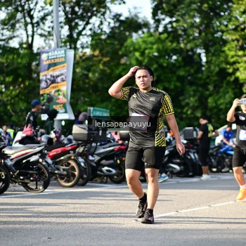 Runner Photo 4143423