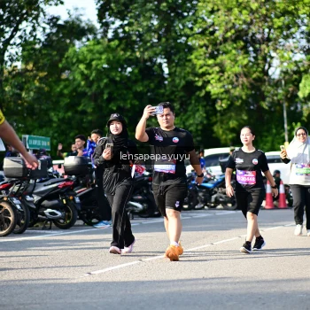 Runner Photo 4143424