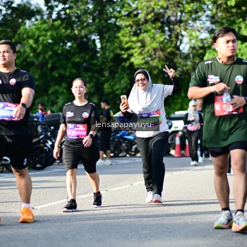 Runner Photo 4143427