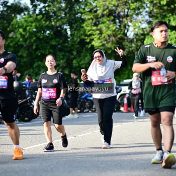 Runner Photo 4143430
