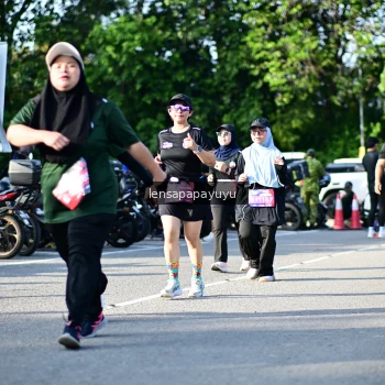 Runner Photo 4143459