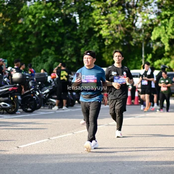 Runner Photo 4143465