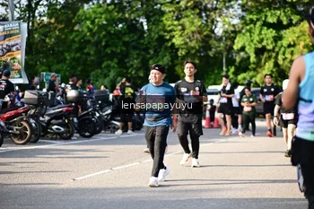 Runner Photo 4143468