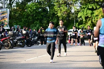 Runner Photo 4143469