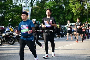 Runner Photo 4143475