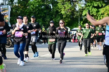 Runner Photo 4143480