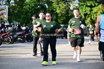 Runner Photo 4143484