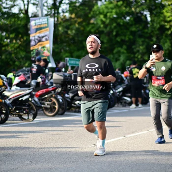 Runner Photo 4143486