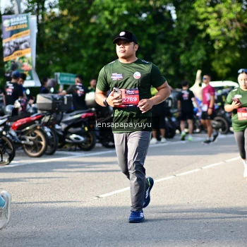 Runner Photo 4143488