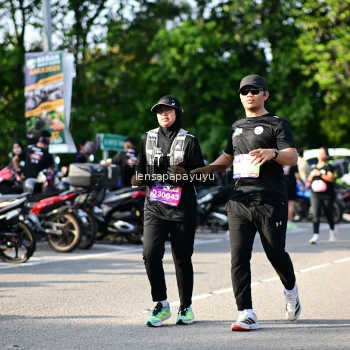 Runner Photo 4143497