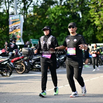 Runner Photo 4143500