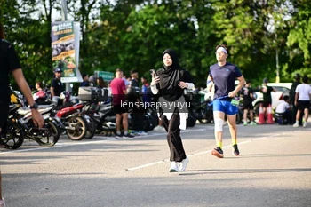 Runner Photo 4143514
