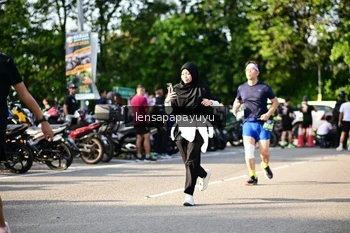 Runner Photo 4143516