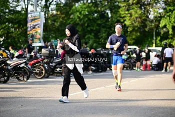 Runner Photo 4143518