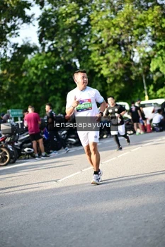 Runner Photo 4143523
