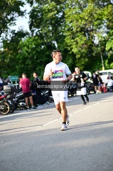Runner Photo 4143524
