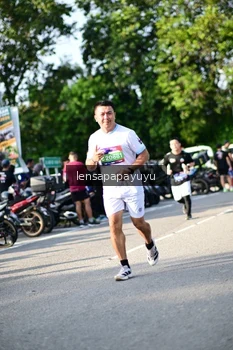 Runner Photo 4143527