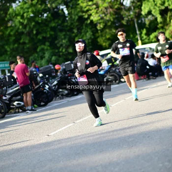 Runner Photo 4143541