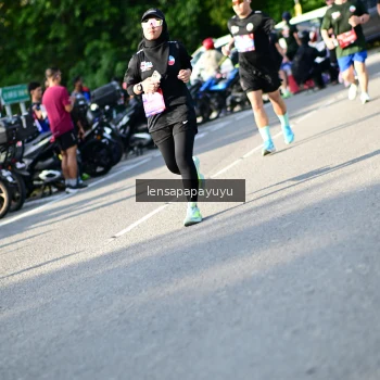 Runner Photo 4143544