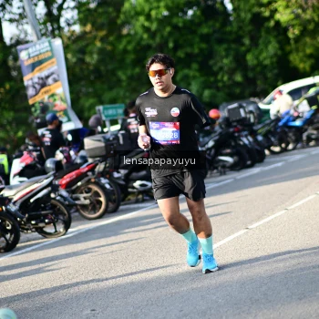 Runner Photo 4143546