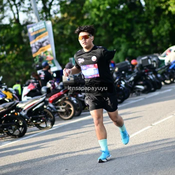 Runner Photo 4143548