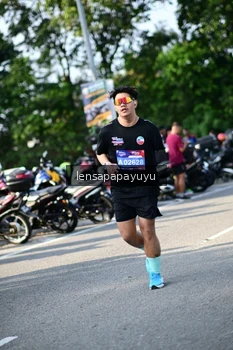 Runner Photo 4143553