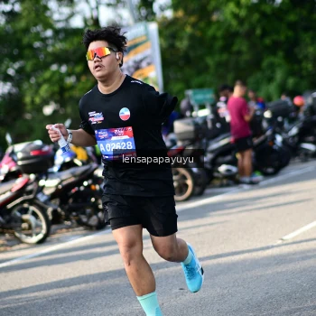 Runner Photo 4143556