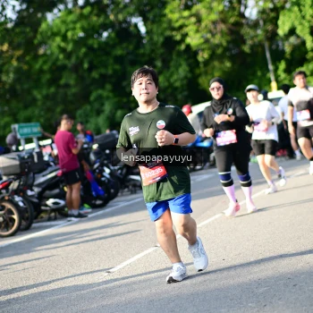 Runner Photo 4143557