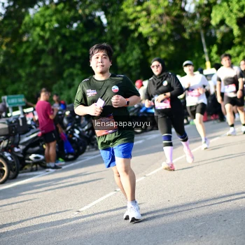 Runner Photo 4143560