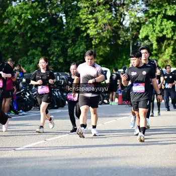 Runner Photo 4143573