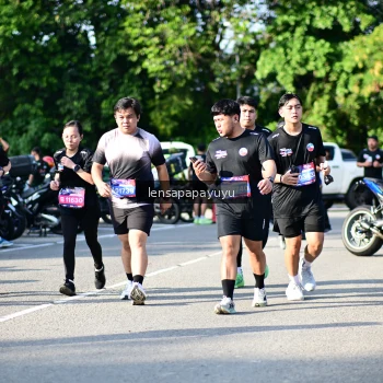 Runner Photo 4143574