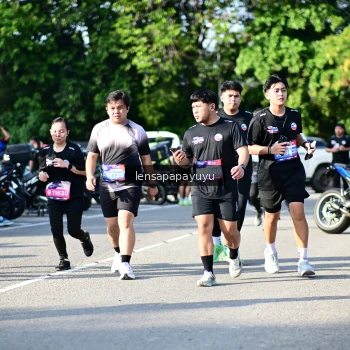 Runner Photo 4143575