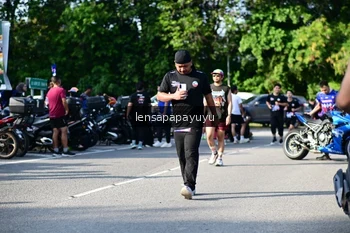 Runner Photo 4143583