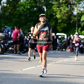 Runner Photo 4143591