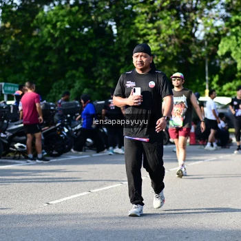 Runner Photo 4143593
