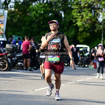 Runner Photo 4143596