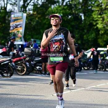 Runner Photo 4143597