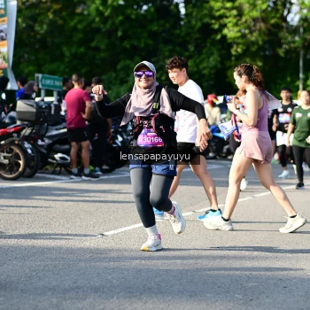 Runner Photo 4143602