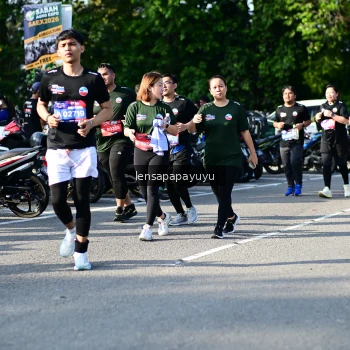 Runner Photo 4143611